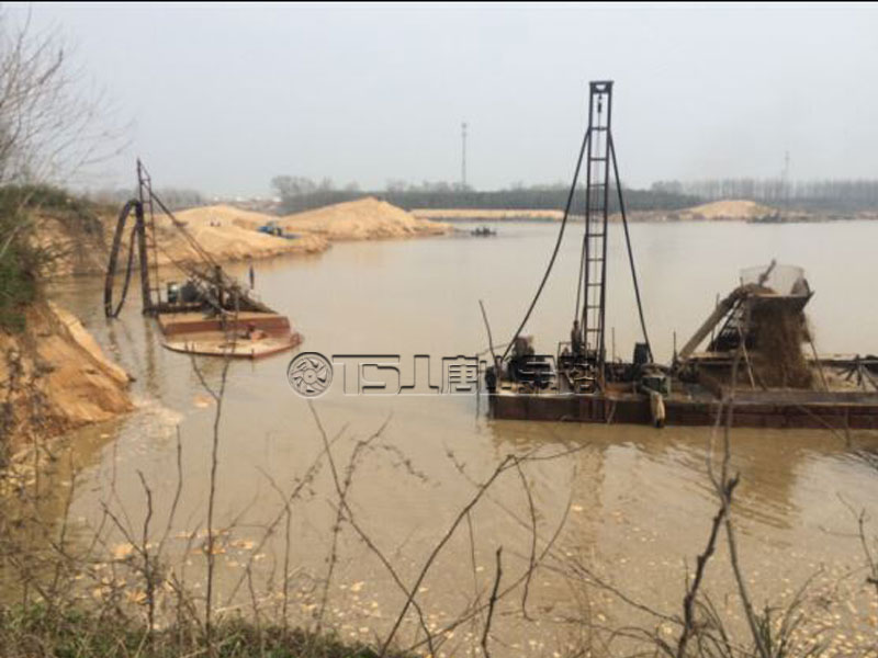 無節(jié)制開采河沙，河堤受損嚴重
