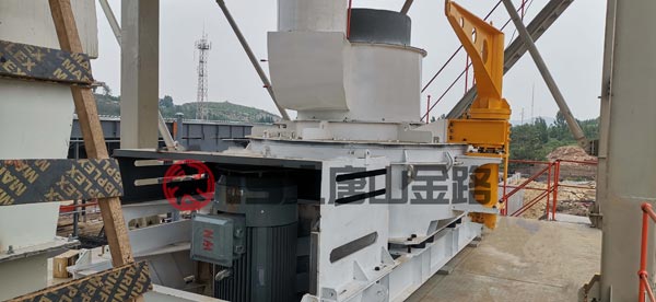 錘破、對(duì)輥破、立軸沖擊破三種制砂設(shè)備優(yōu)劣對(duì)比