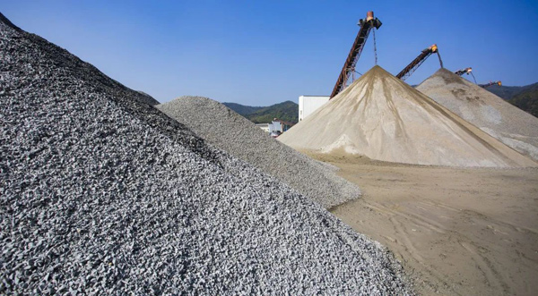 投資一家制砂廠能賺錢嗎？什么樣的制砂機(jī)生產(chǎn)效率高？