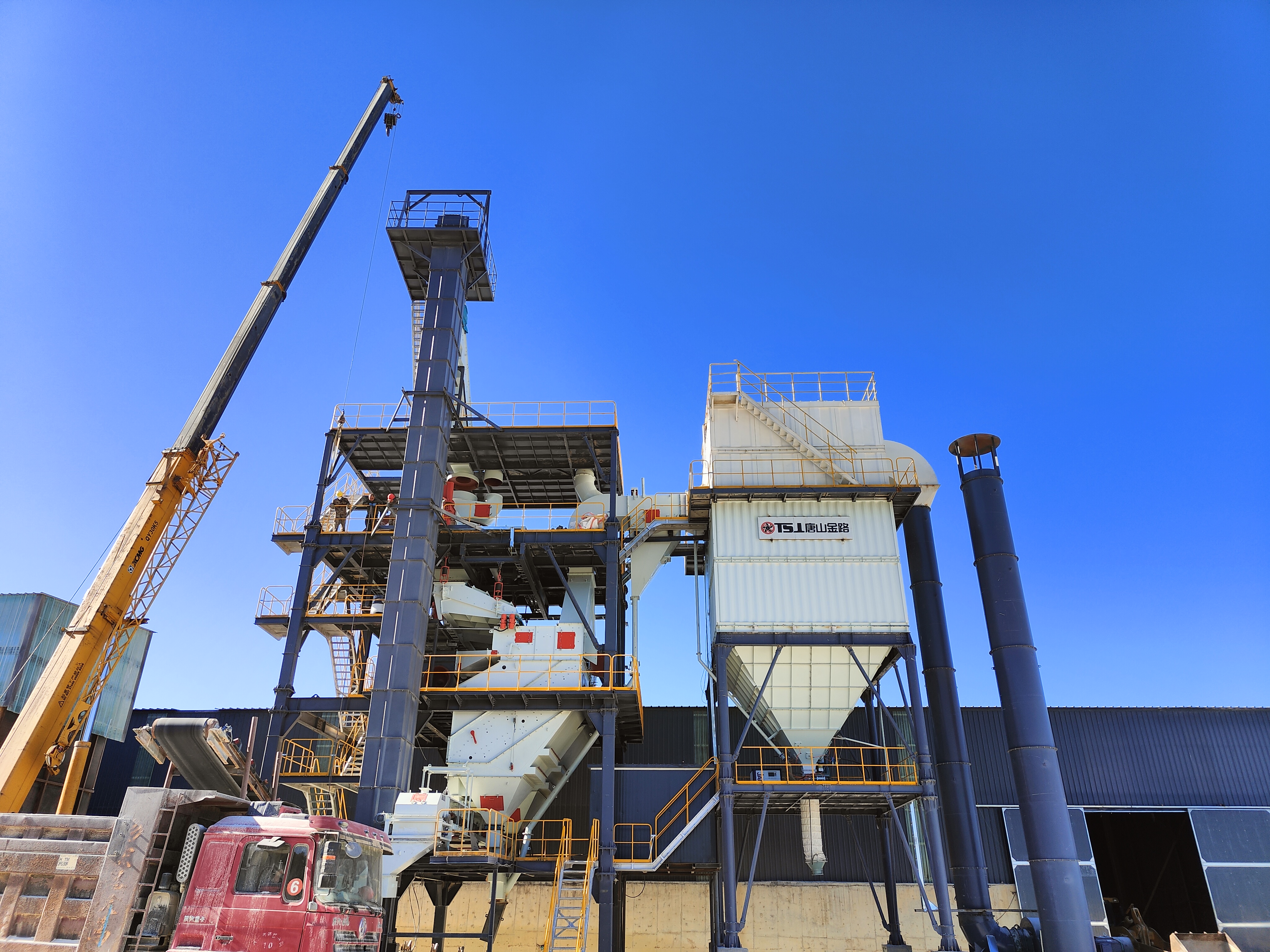 告別粉塵污水！干法制砂樓引領(lǐng)行業(yè)綠色轉(zhuǎn)型